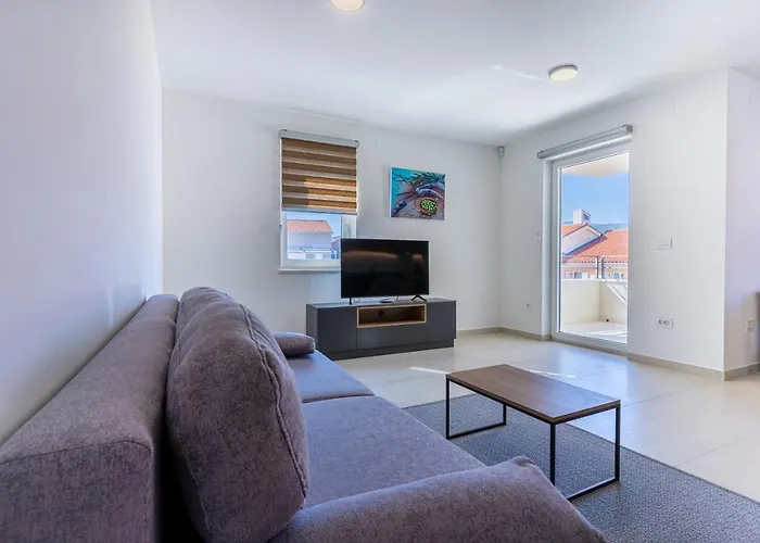 Sunset Apartment Cres